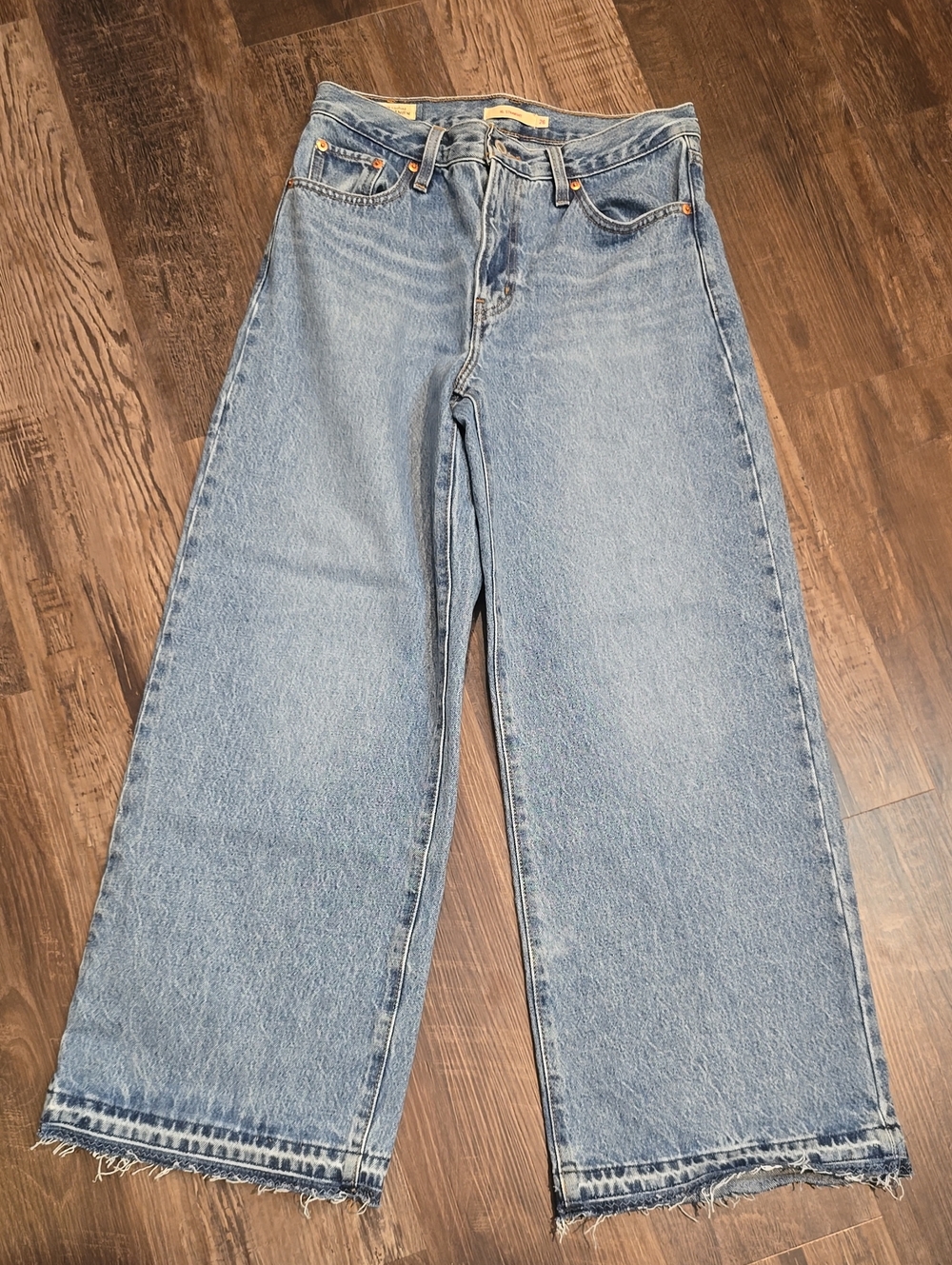Levi's Classic Wide-Leg Light Blue Women’s Jeans, sz 26